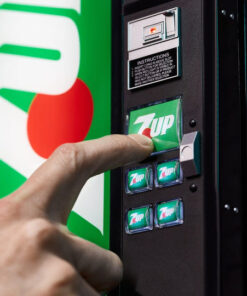Official Quarter Arcades 7UP 5 Port USB Hub / Charging Hub - Image 3